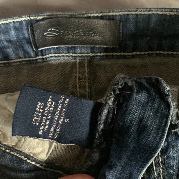 Seduction Jean short shorts - Picture 3 of 3